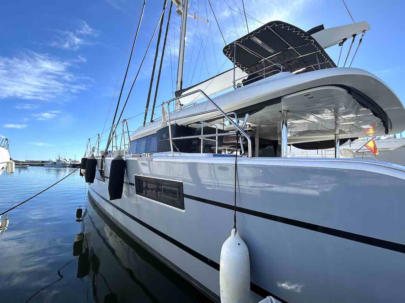 LAGOON 620 9