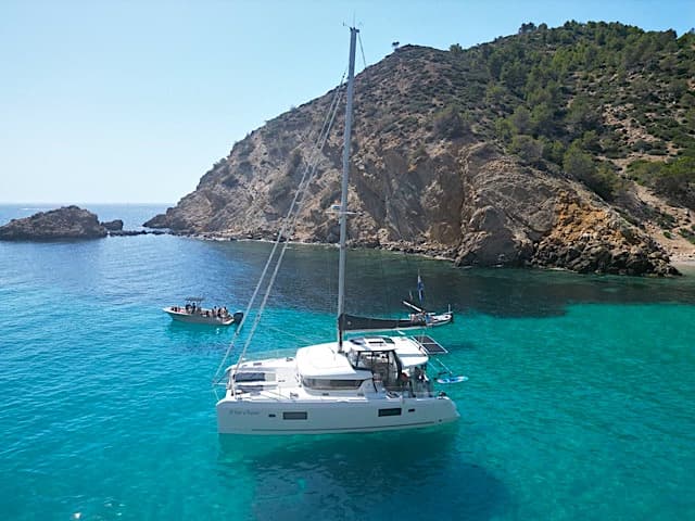 Lagoon 42 2