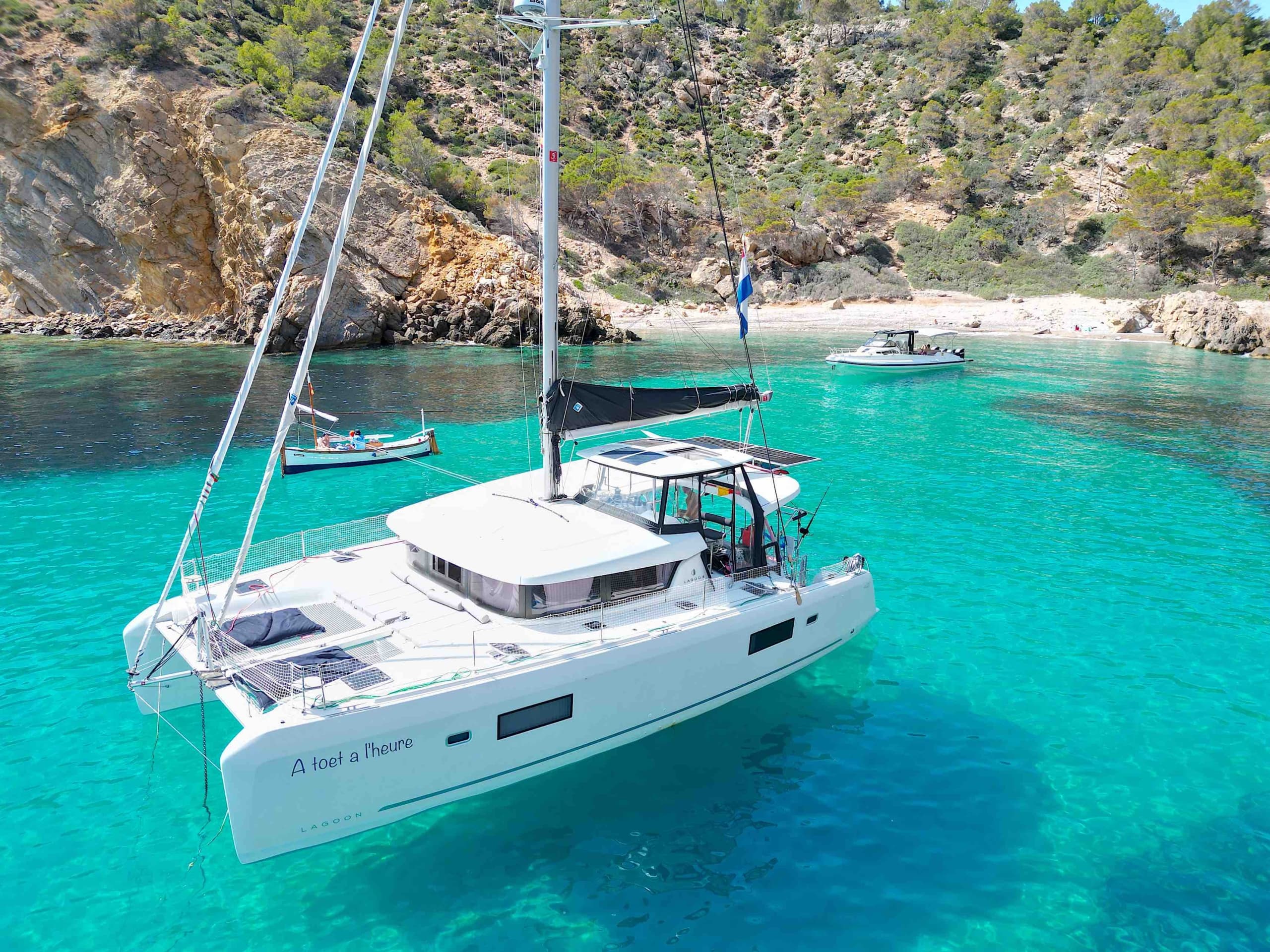 Lagoon 42