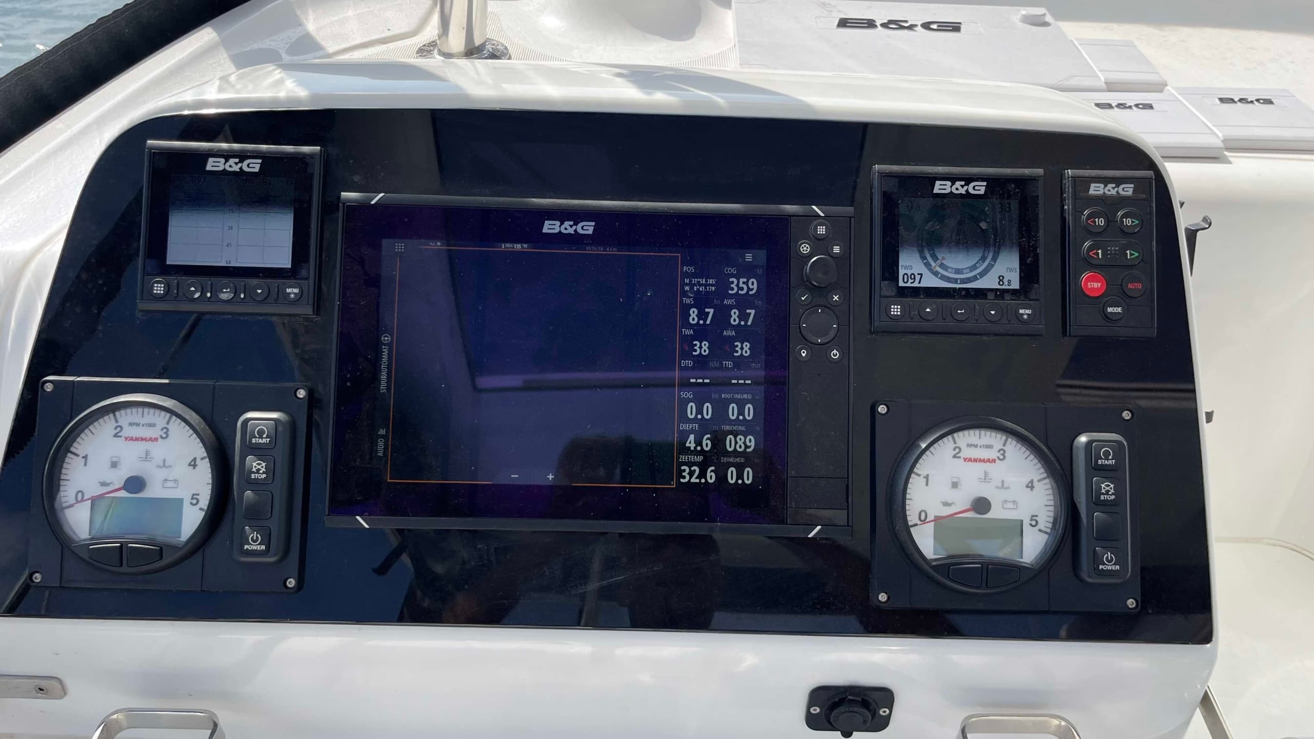 Lagoon 42 11