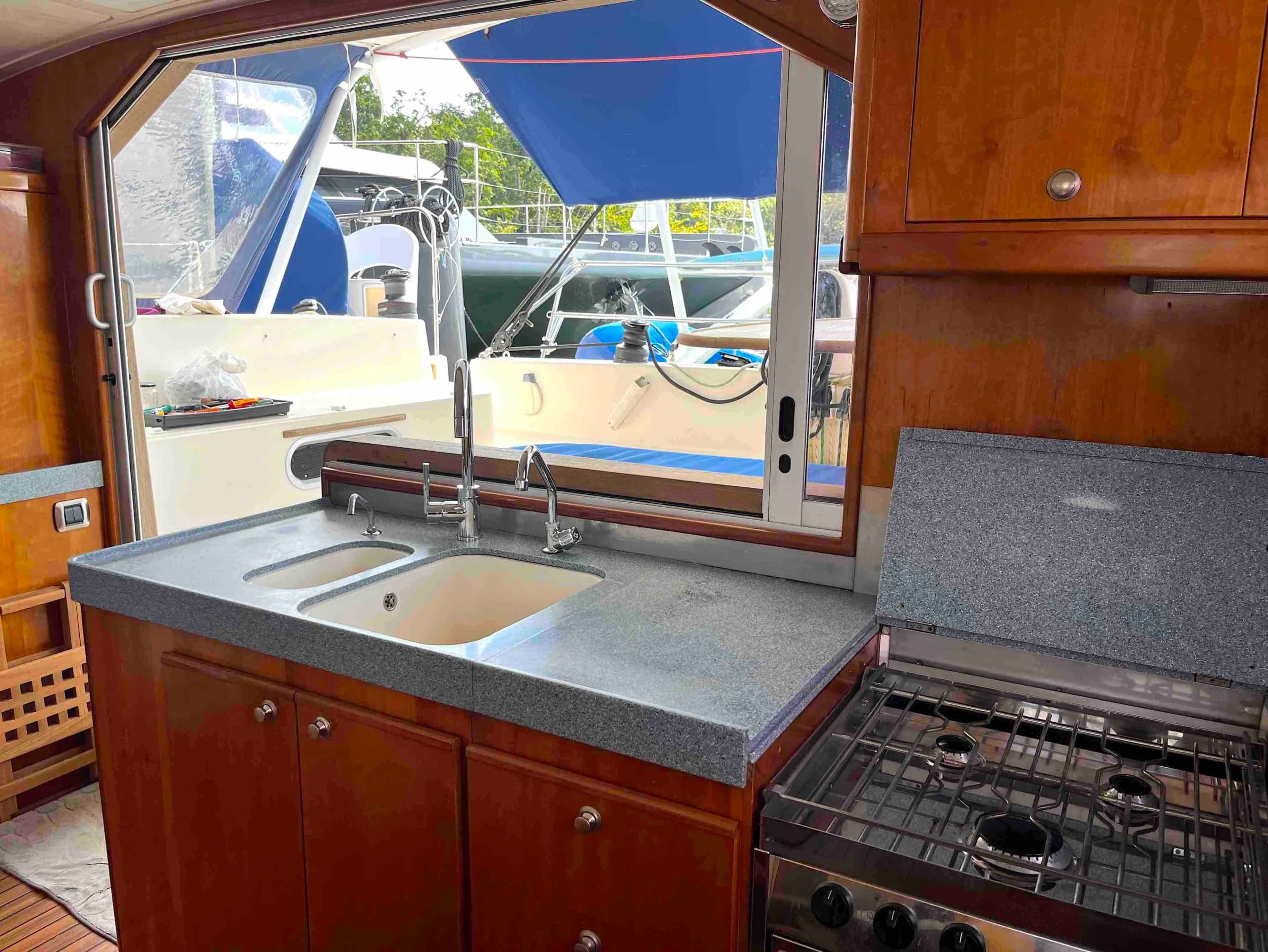 CATANA 471 16