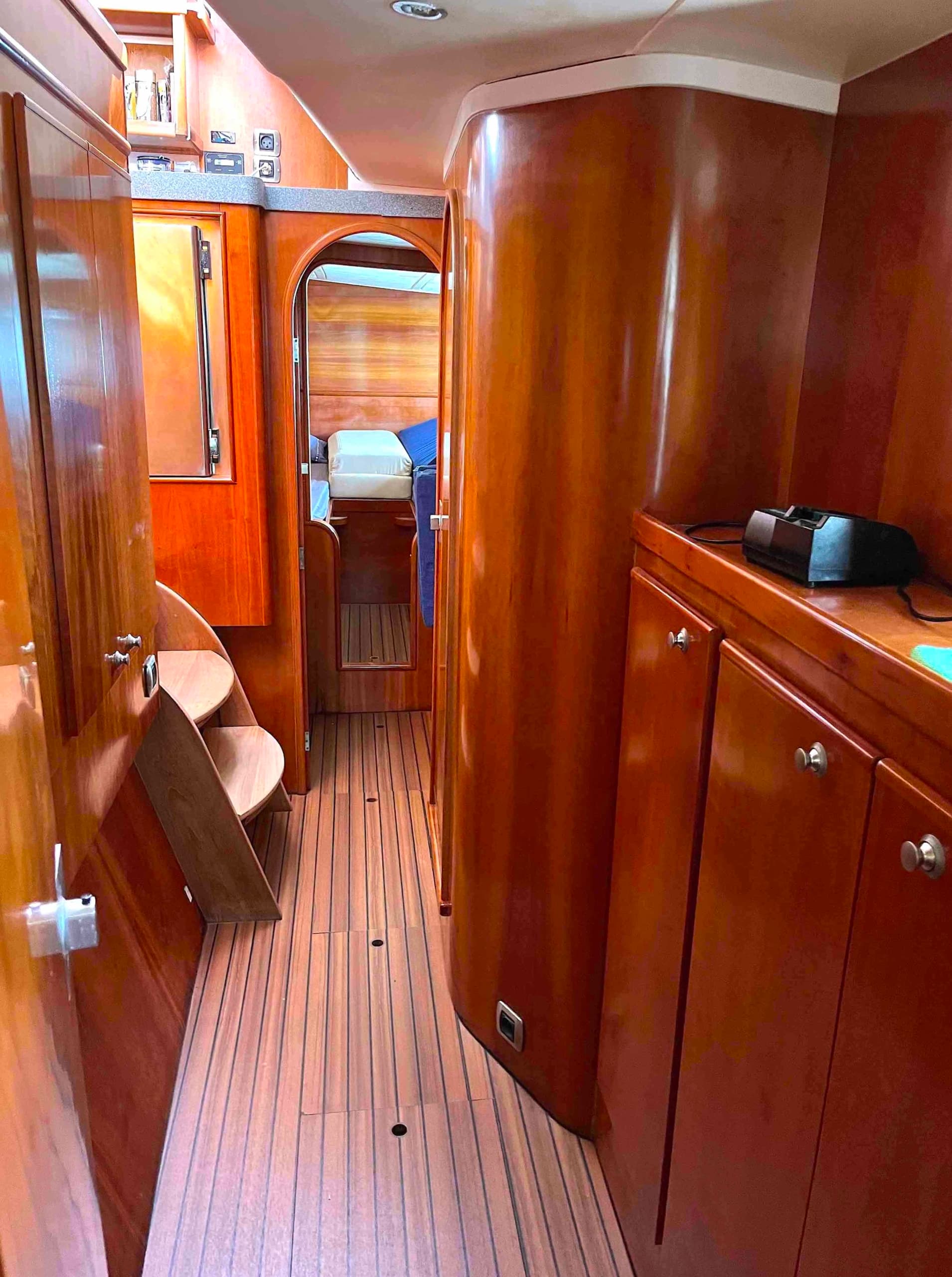 CATANA 471 22