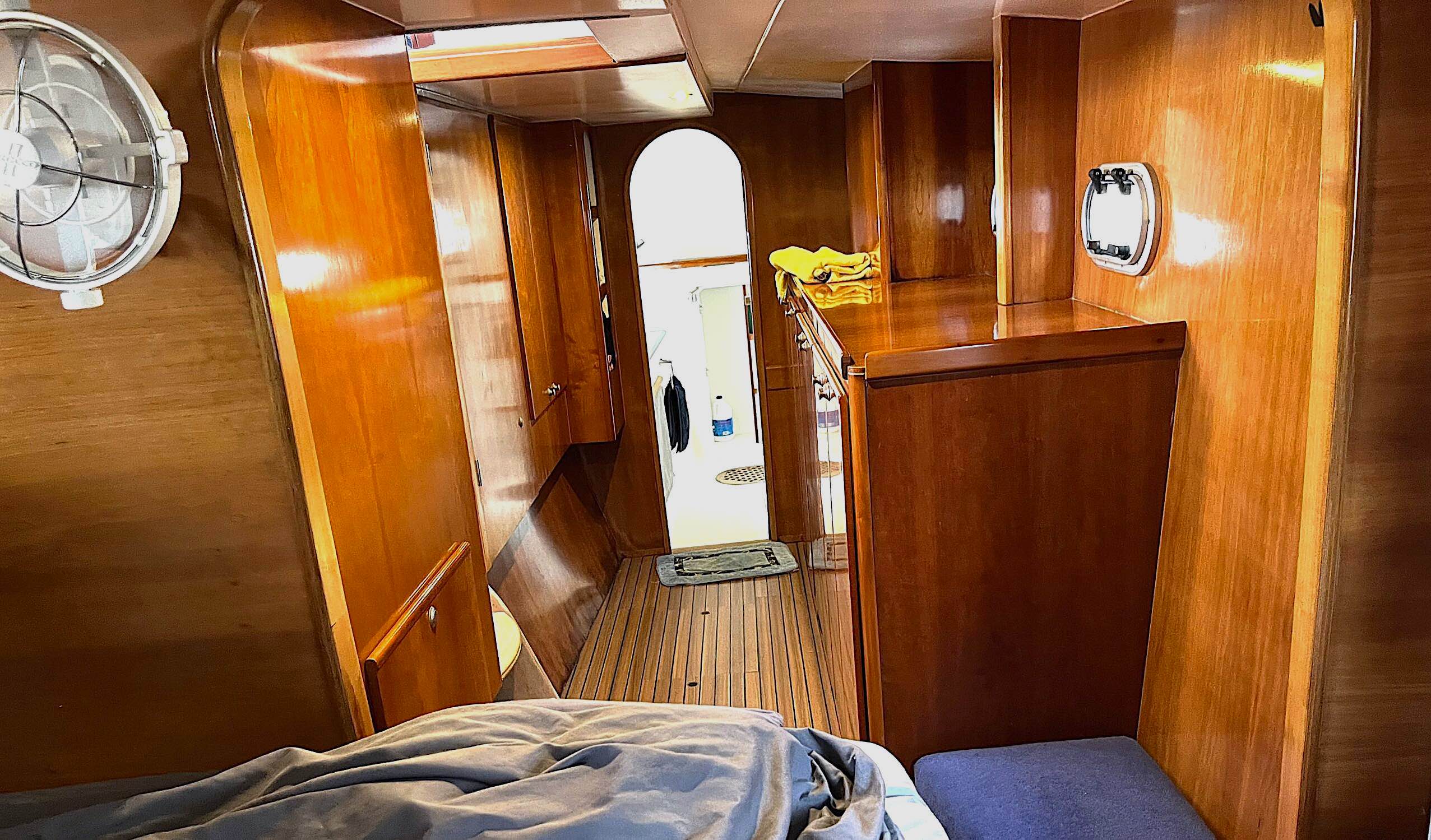 CATANA 471 23