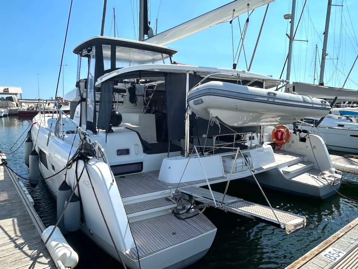 Lagoon 42