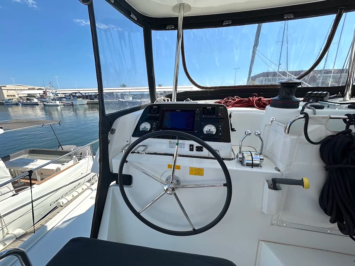 Lagoon 42 7