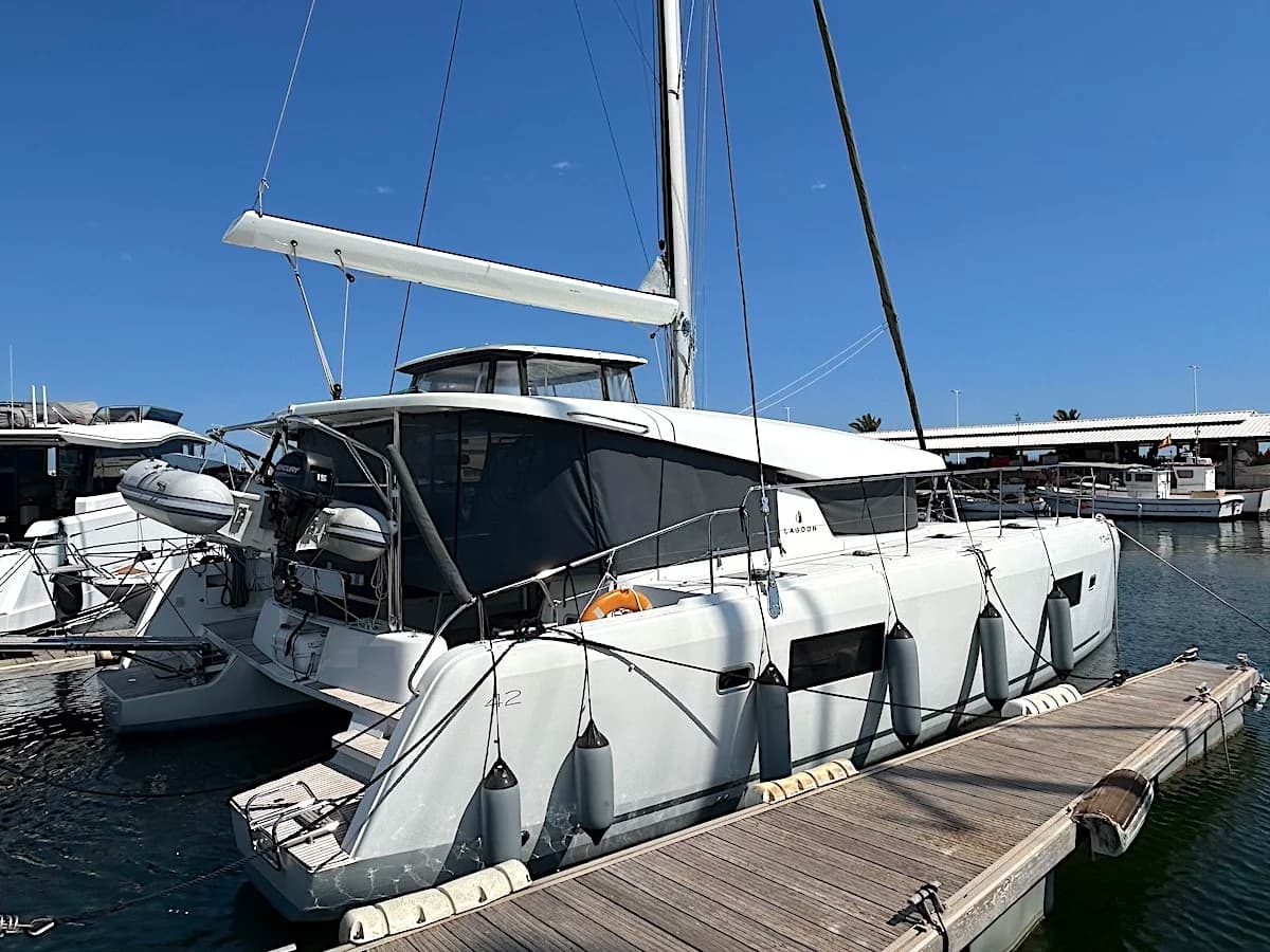 Lagoon 42 2