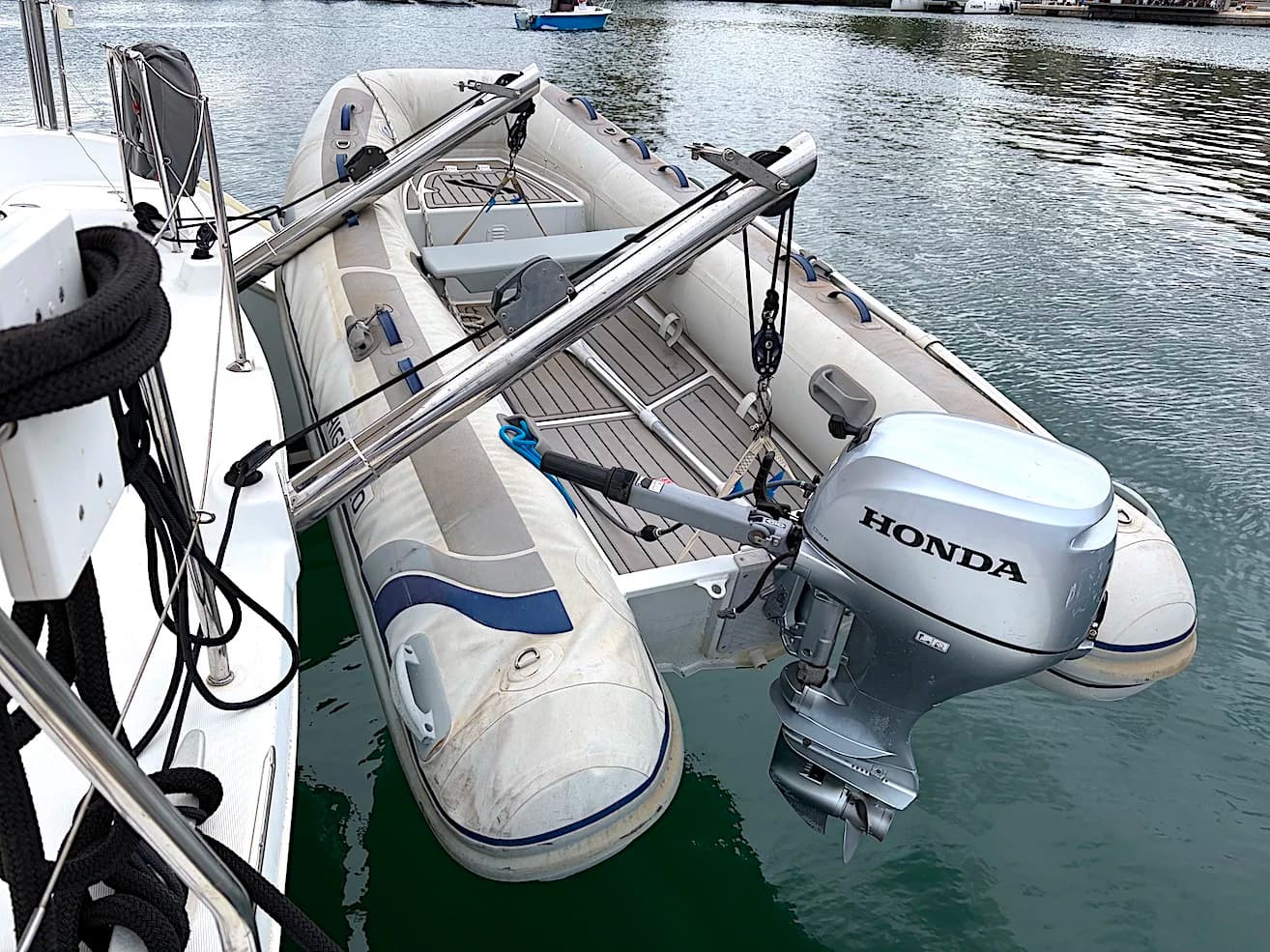 Lagoon 440 25