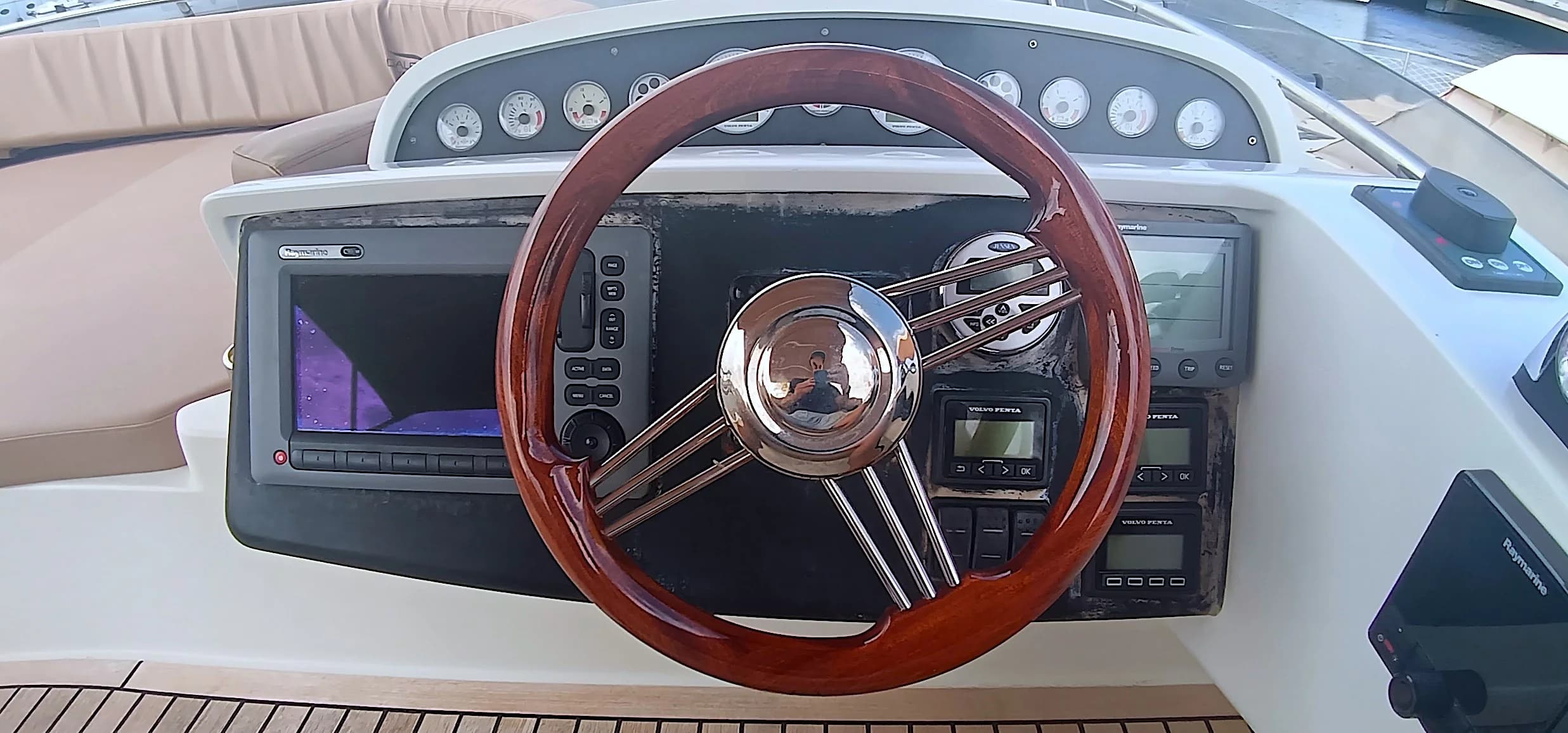 Galeon 440 Fly 13
