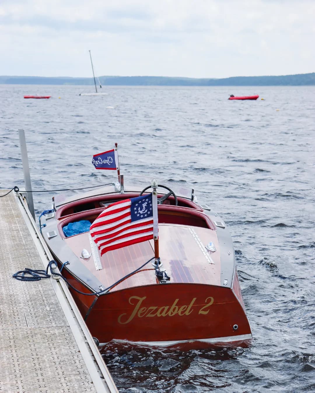 Christ Craft Deluxe Runabout "Jezabel 2"